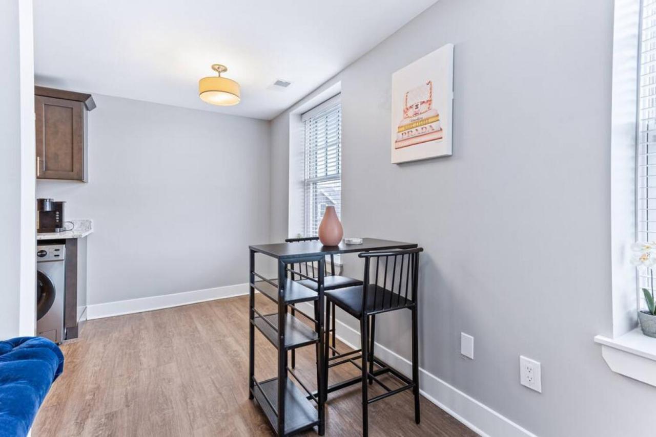 Your Cozy One Bedroom Midtown Детройт Экстерьер фото