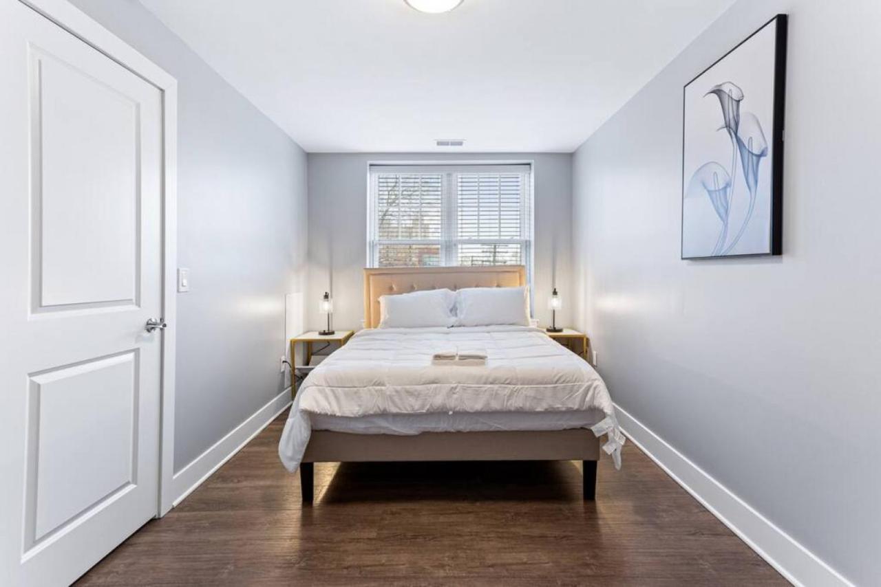 Your Cozy One Bedroom Midtown Детройт Экстерьер фото